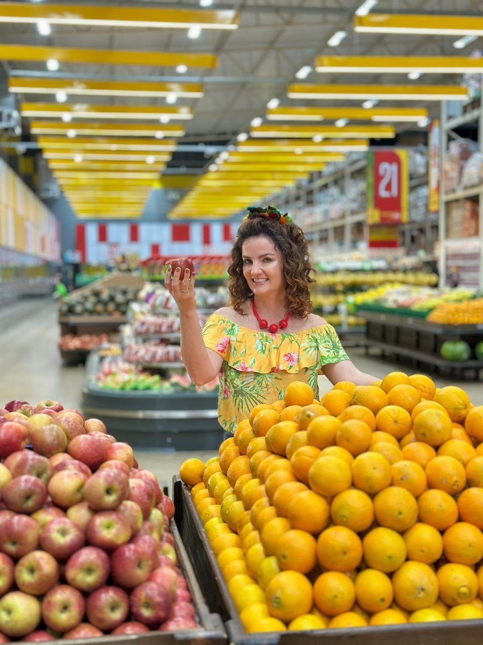 Campanha publicitária para rede Super Dia com Michelly Corrêa